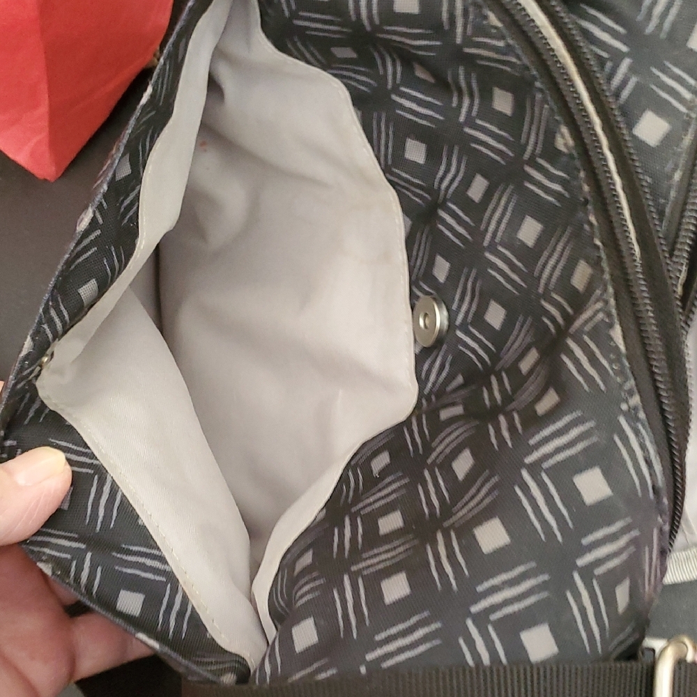 Baggallini Black and White Geometric Bag - Picture 7 of 8